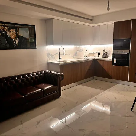 Beautiful Sea And Mountain View Appartement