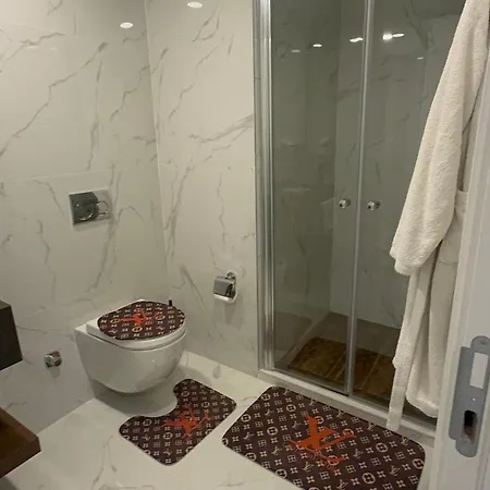 Beautiful Sea And Mountain View דירה